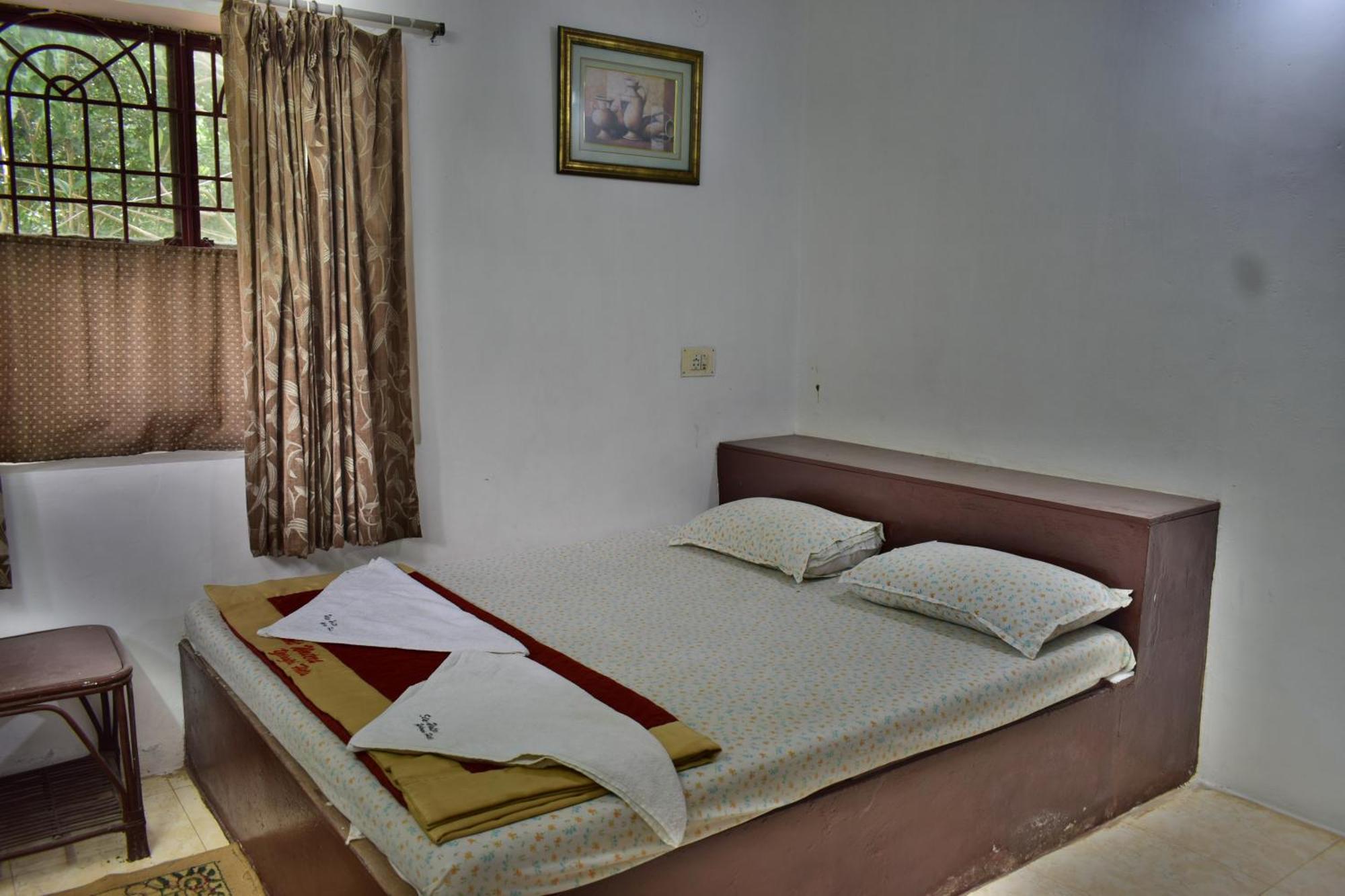 Silent Waters Resorts Йелагири Екстериор снимка